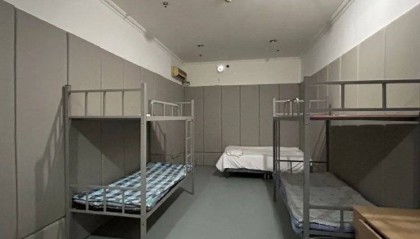 影子调查｜宾馆里的刑讯逼供：1名“指居”者死亡，11名办案人员被判刑