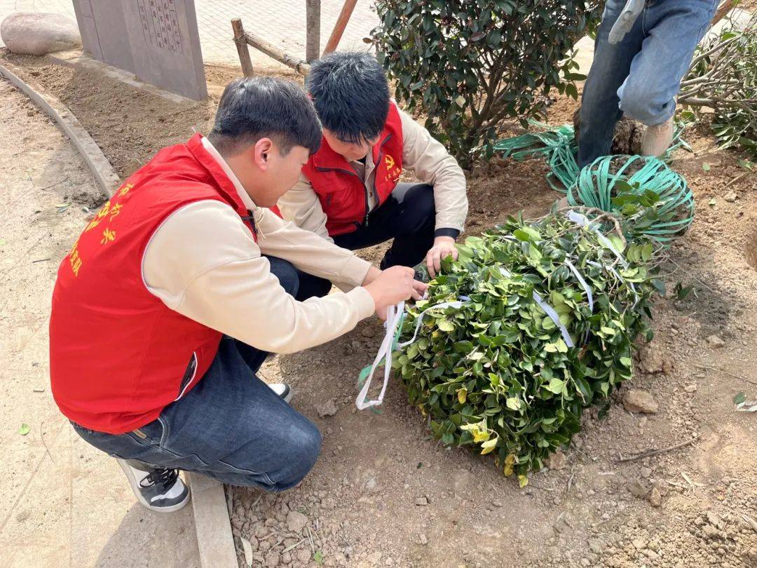 运城市妇幼保健院专家团队赴鼎鑫华府开展科普讲座与宣传义诊活动