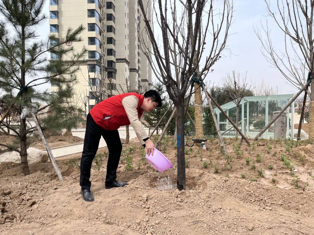 运城市妇幼保健院专家团队赴鼎鑫华府开展科普讲座与宣传义诊活动