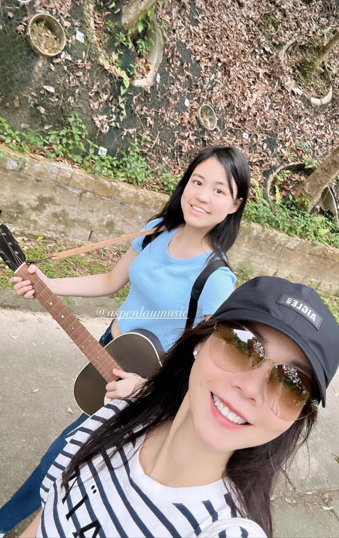 甘比罕晒6岁女儿模特照，长发大眼站姿有型，刘銮雄女儿中最漂亮