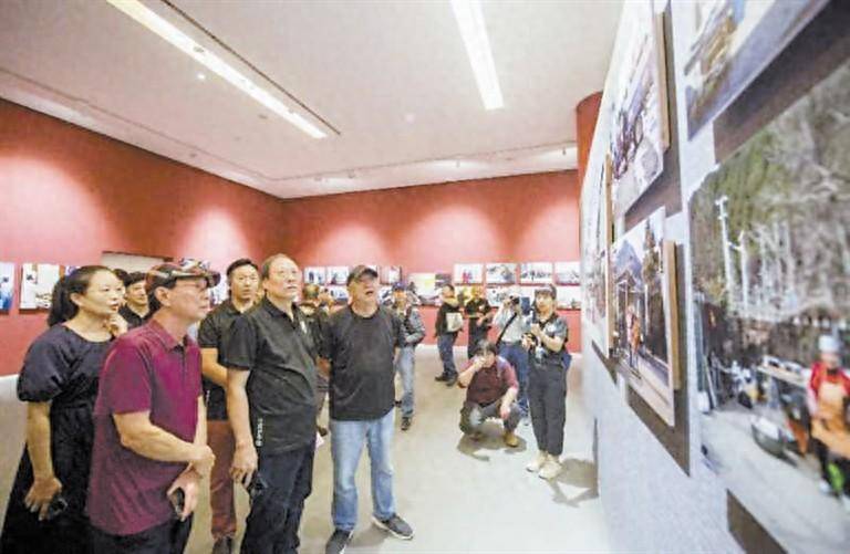天津中青年纪实摄影师成长计划优秀作品展开展
