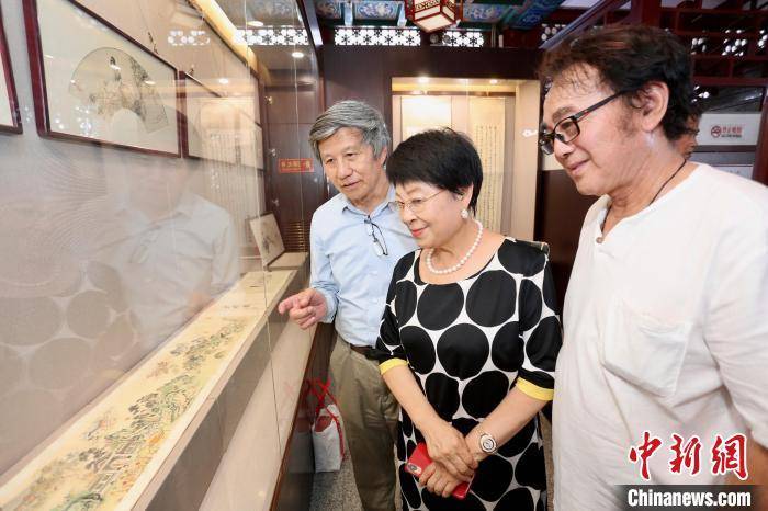 天津《红楼梦》文化艺术展开幕 近200件作品集中展示天津红学研究新成果