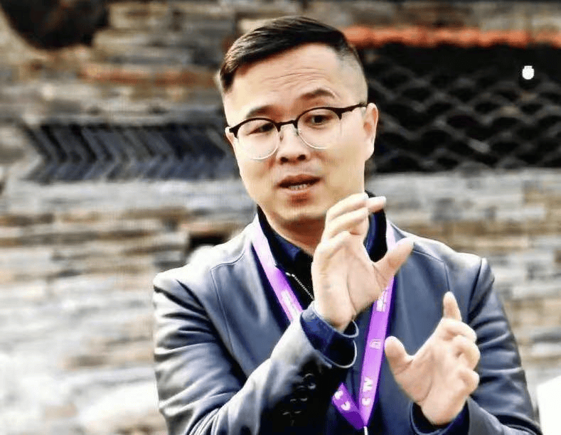 文化学者郑燕兴：诗情画意铸人生