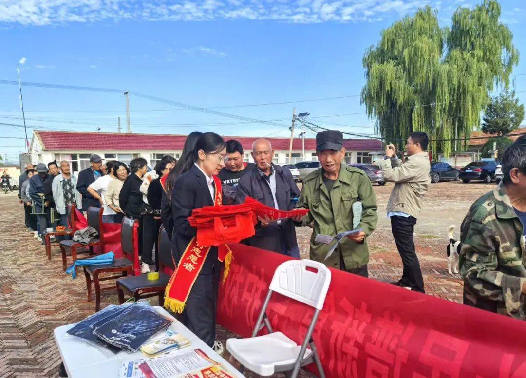 宣化区开展金融网络安全宣传活动