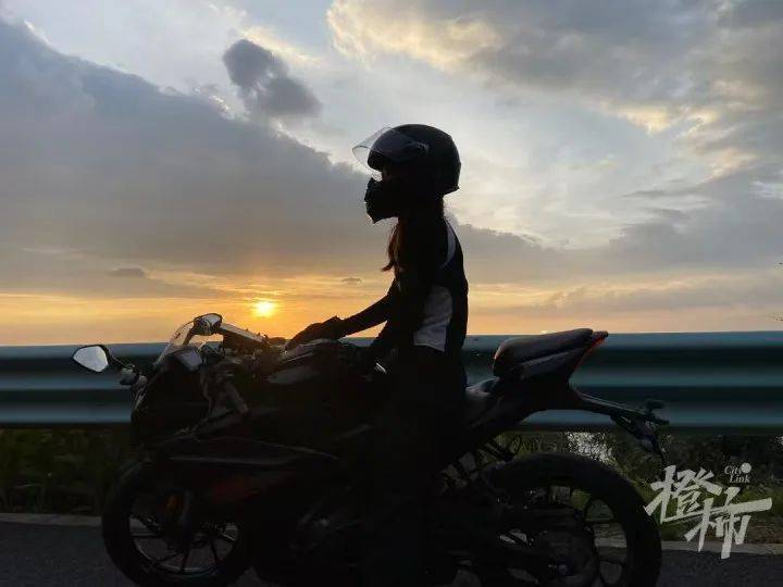 181公里，12个半小时到西湖！上海姑娘骑共享单车来杭州看日落