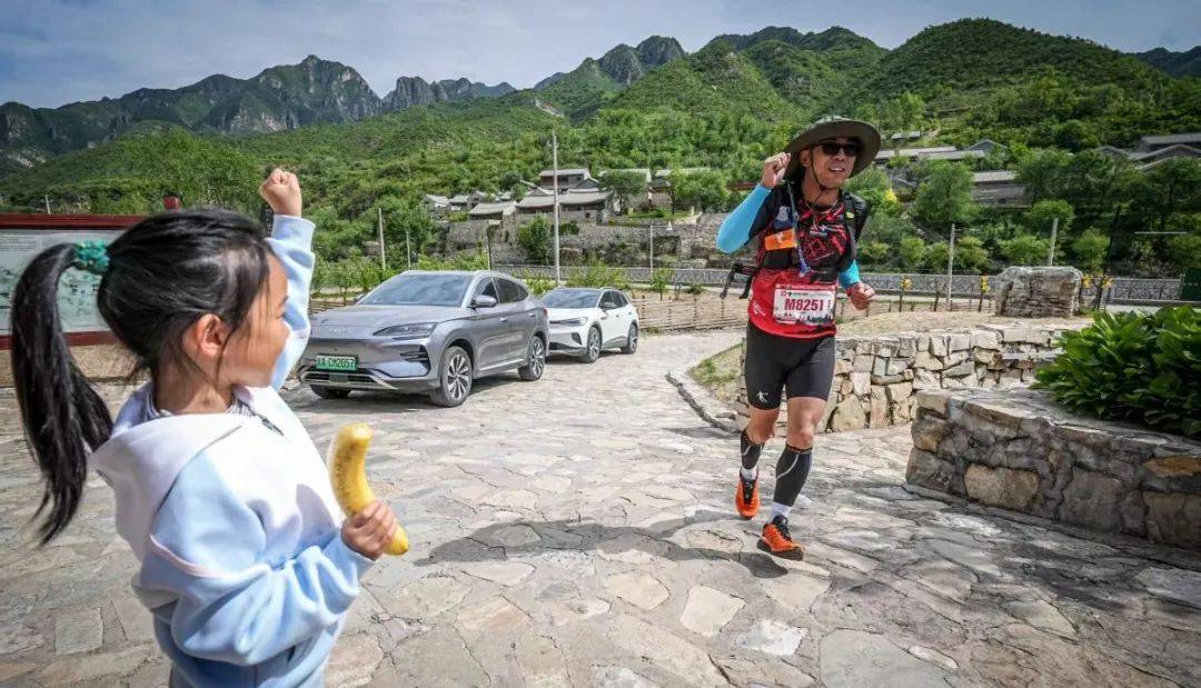 中外选手畅跑百里山水画廊